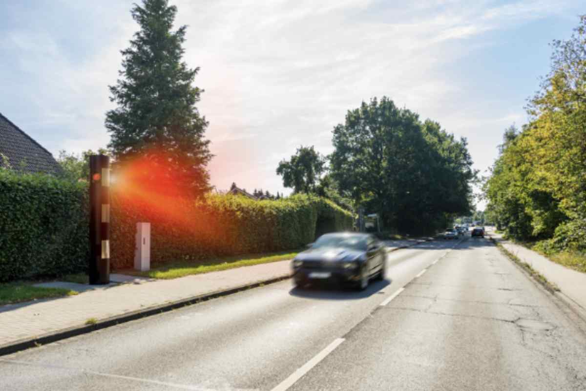 L'episodio di Fontana Liri è emblematico. Un automobilista è stato multato per eccesso di velocità da un autovelox posizionato su un veicolo della polizia locale,