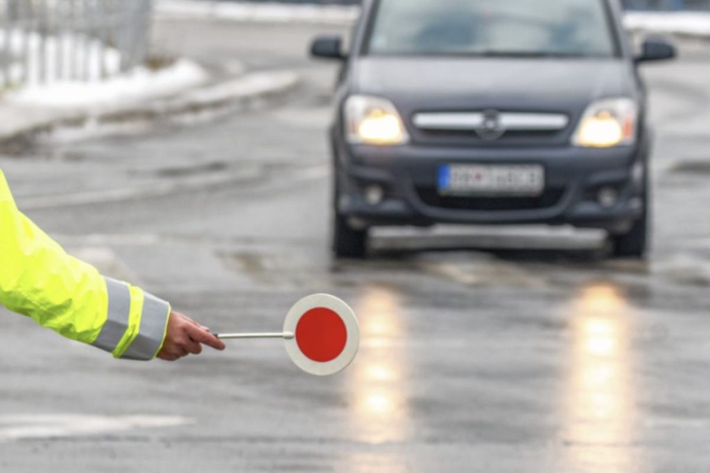 Questa revisione normativa ha l'obiettivo di rendere le strade più sicure e di ridurre il numero di incidenti e vittime