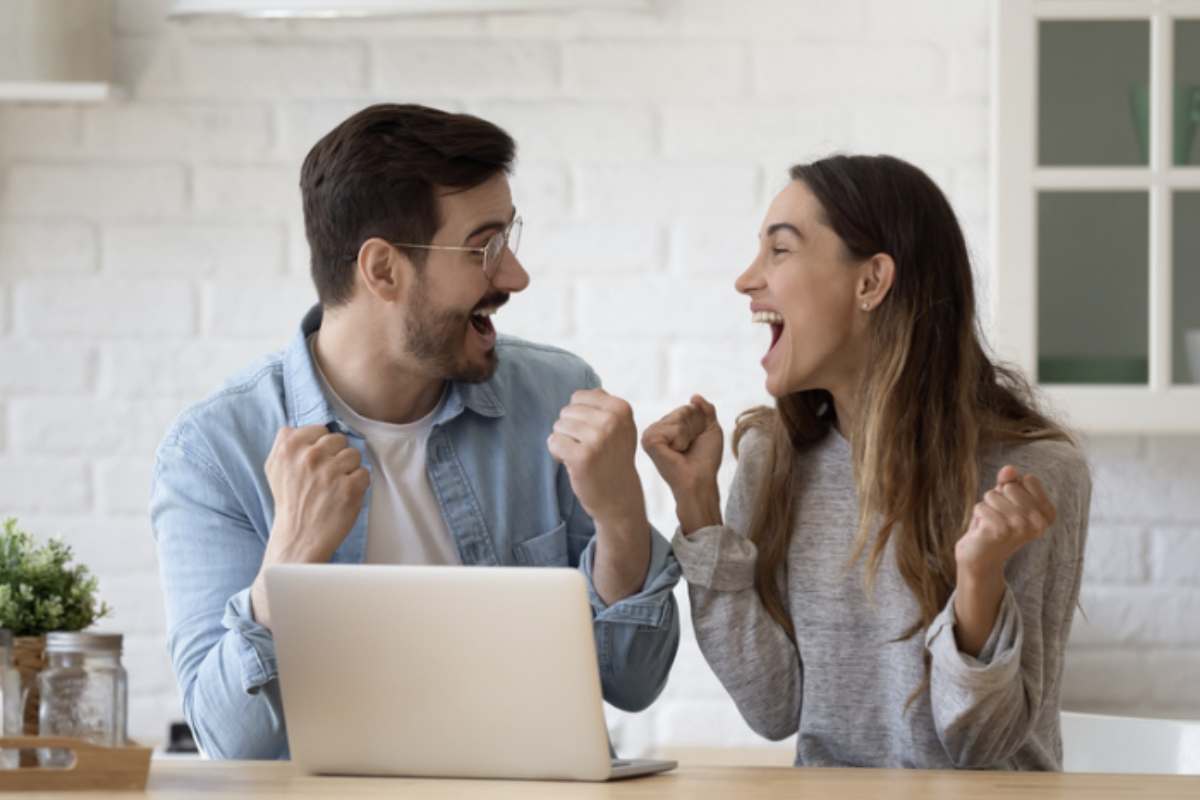 Concedetevi piccoli piaceri e momenti di relax, e chissà che una sorpresa inaspettata non possa arrivare a rendere il vostro Natale più dolce.