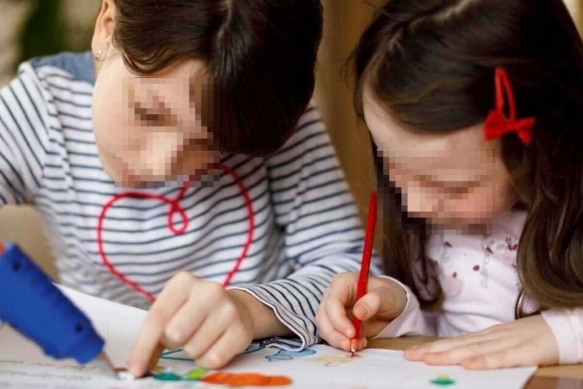 bambine che disegnano